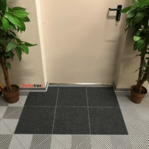 tapis pour entrée avec des dalles effet moquette