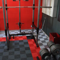 salle de sport fitness avec dalles clipsables au sol
