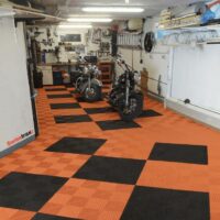 dalles de sol pour garage harley davidson orange et noir