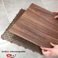 installation de l'insert pour imitation parquet avec dalle plastique clipsable