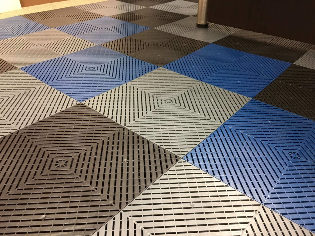 smoothtrax tiles checkered style