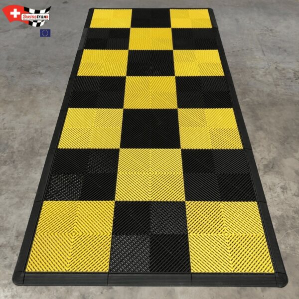 tapis moto jaune et noir