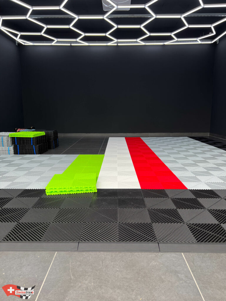 Installation dalles de sol pour garage Lamborghini