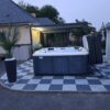 Sol autour d'un spa