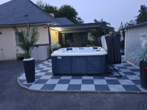 Sol autour d'un spa