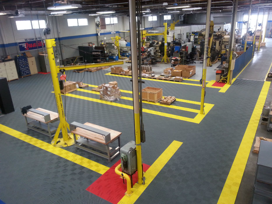 Sol modulaire atelier industriel