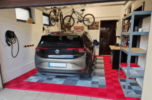 Garage floor tiles